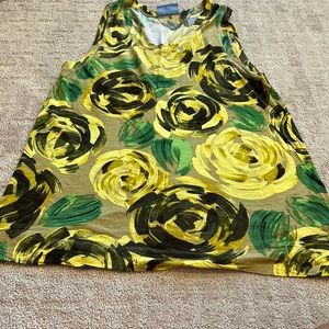 Woman’s Simply Vera green and yellow floral tank, Size XL